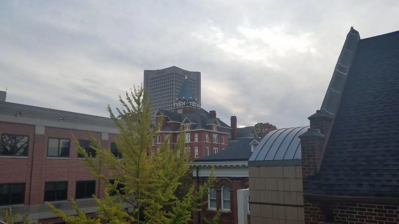 Georgia Tech 校园标志性建筑 Tech Tower 与亚特兰大市中心